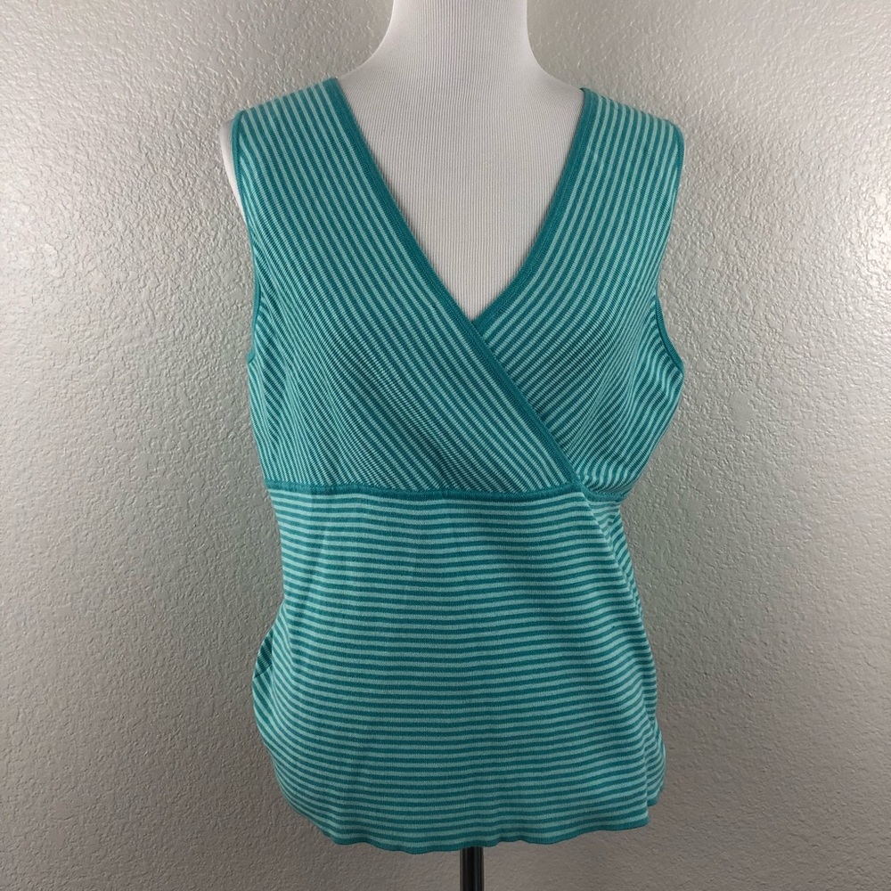 Ann Taylor LOFT Sleeveless V neck Top size XL